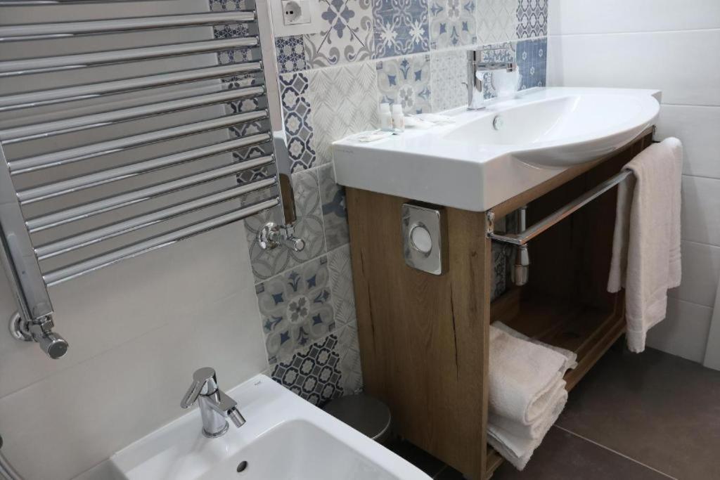Residenza La Reggia Bed & Breakfast Caserta Dış mekan fotoğraf